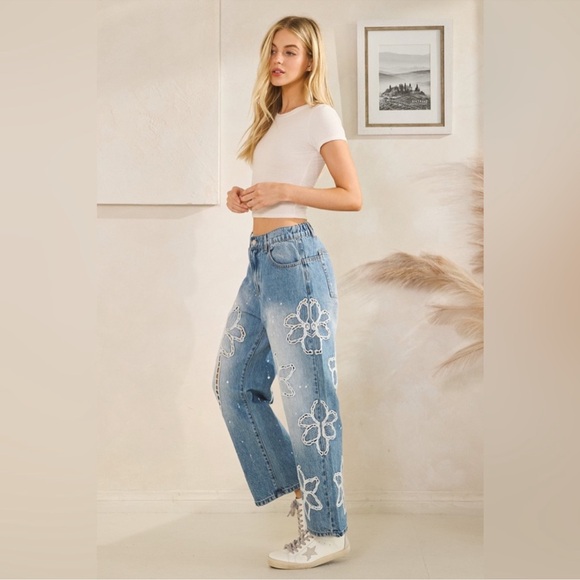 Oli & Hali Floral Embroidered Jeans - Picture 4 of 5